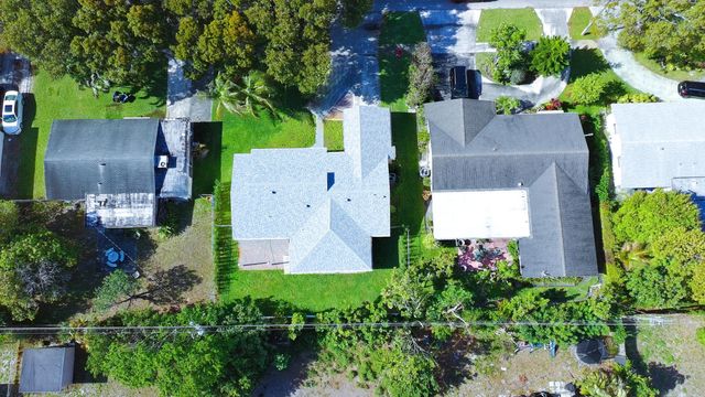 324 S Chillingworth Drive, West Palm Beach, FL 33409