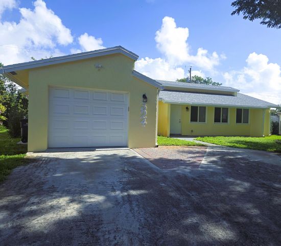 324 S Chillingworth Drive, West Palm Beach, FL 33409