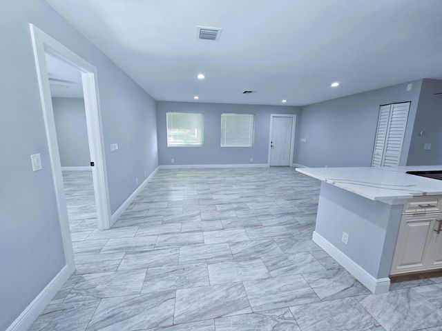 324 S Chillingworth Drive, West Palm Beach, FL 33409