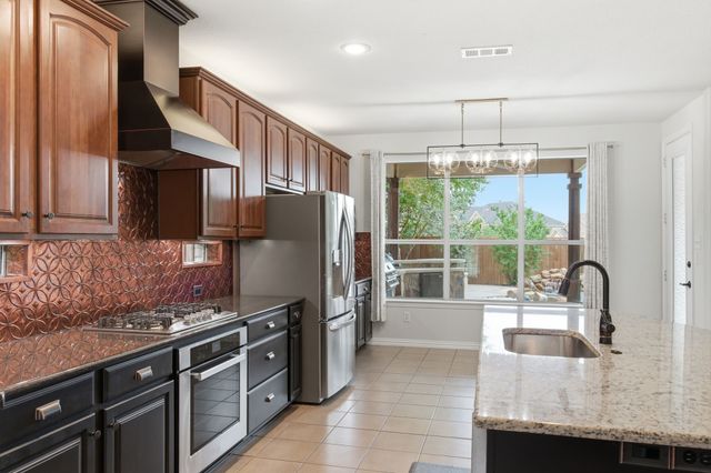 404 Sodbury Court, Roanoke, TX 76262