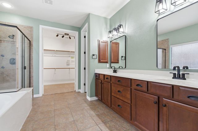 404 Sodbury Court, Roanoke, TX 76262