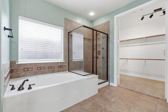 404 Sodbury Court, Roanoke, TX 76262