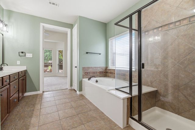 404 Sodbury Court, Roanoke, TX 76262