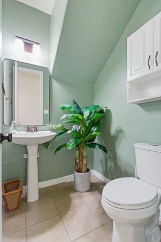 404 Sodbury Court, Roanoke, TX 76262