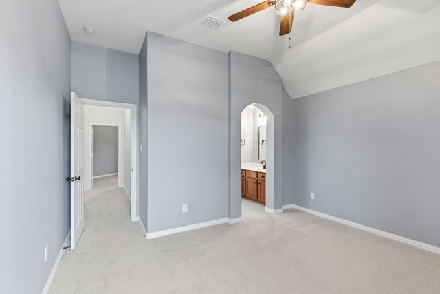 404 Sodbury Court, Roanoke, TX 76262