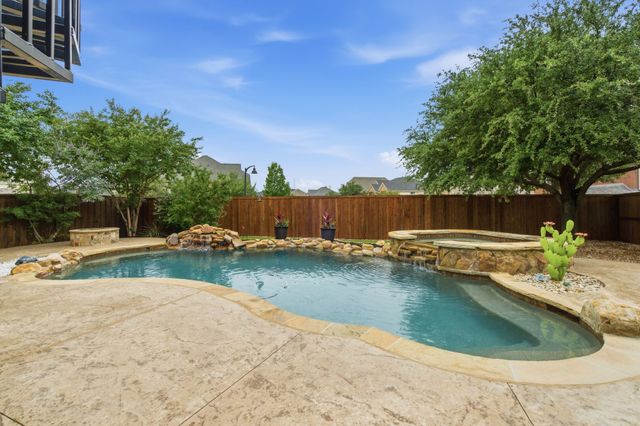404 Sodbury Court, Roanoke, TX 76262