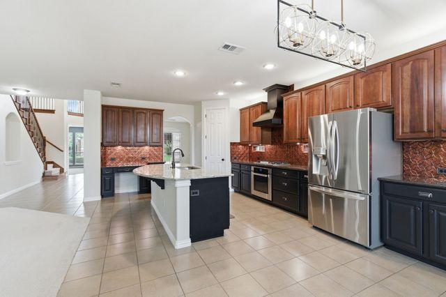 404 Sodbury Court, Roanoke, TX 76262