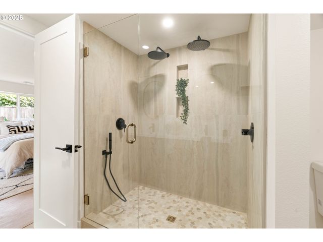 135 Nw 90TH Ave, Portland, OR 97229