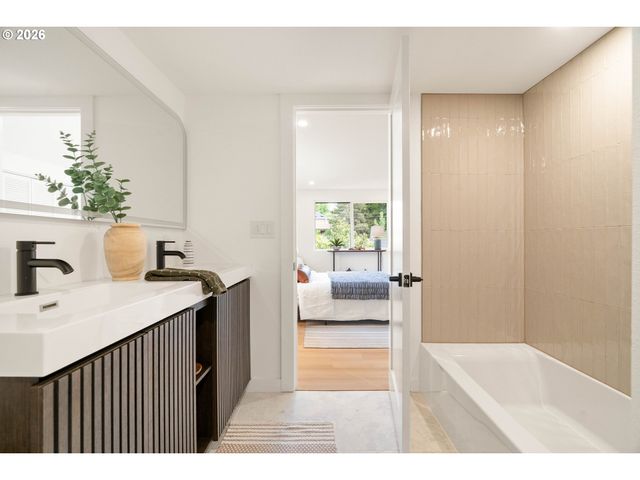 135 Nw 90TH Ave, Portland, OR 97229