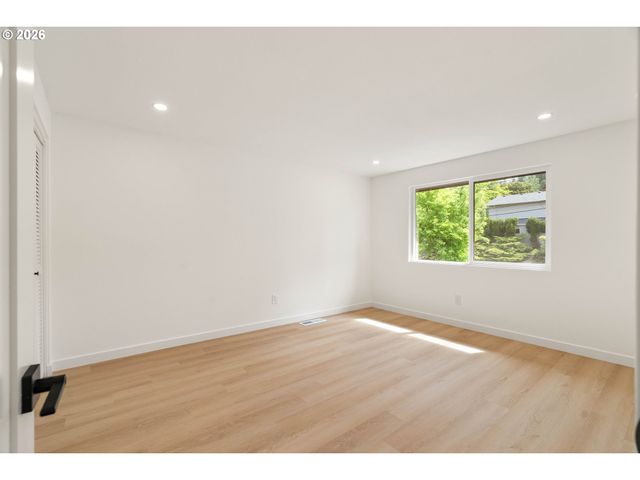 135 Nw 90TH Ave, Portland, OR 97229