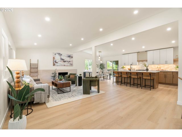 135 Nw 90TH Ave, Portland, OR 97229