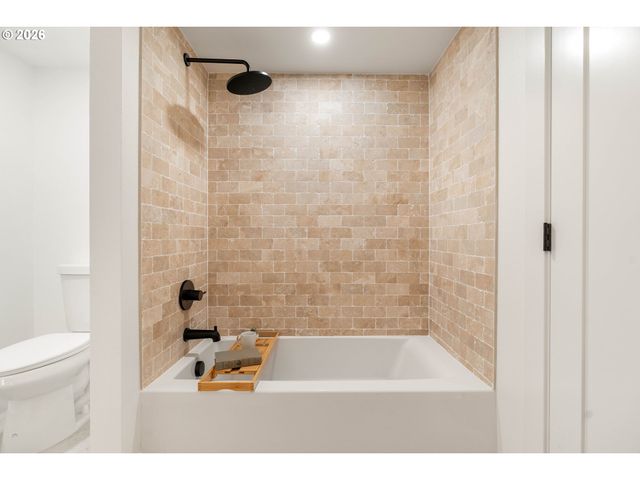 135 Nw 90TH Ave, Portland, OR 97229