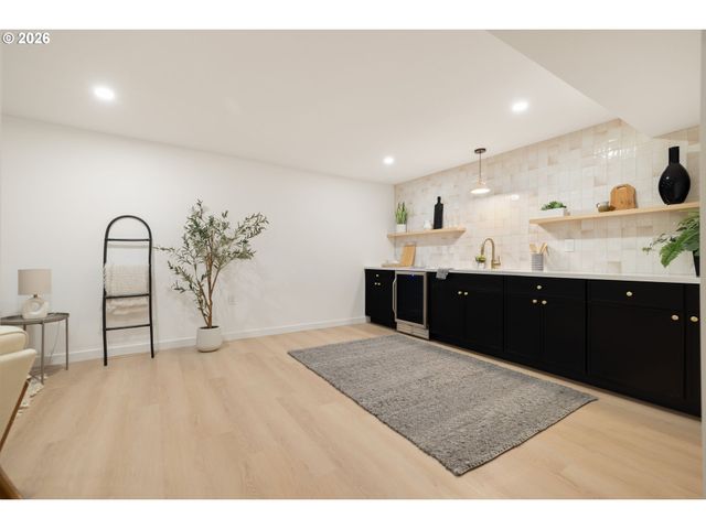 135 Nw 90TH Ave, Portland, OR 97229