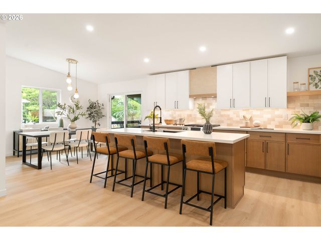 135 Nw 90TH Ave, Portland, OR 97229