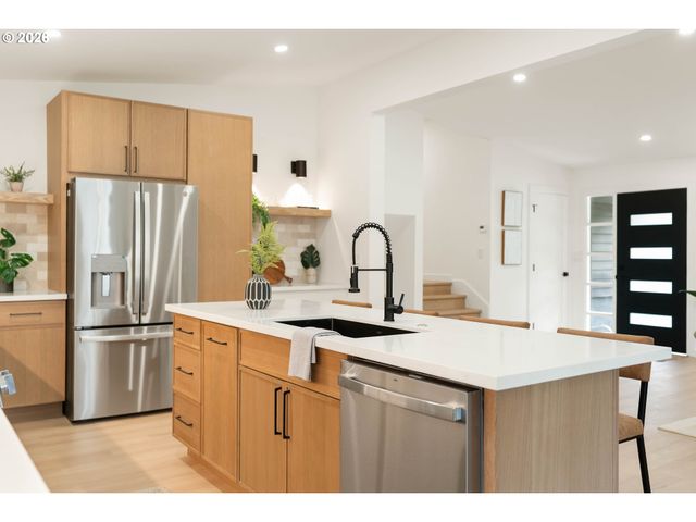 135 Nw 90TH Ave, Portland, OR 97229