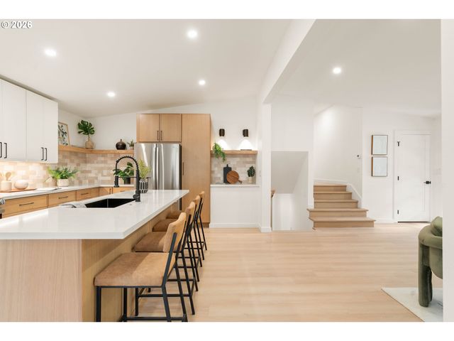 135 Nw 90TH Ave, Portland, OR 97229