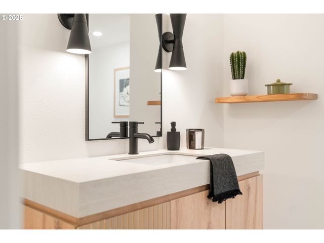 135 Nw 90TH Ave, Portland, OR 97229