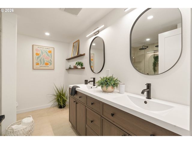 135 Nw 90TH Ave, Portland, OR 97229