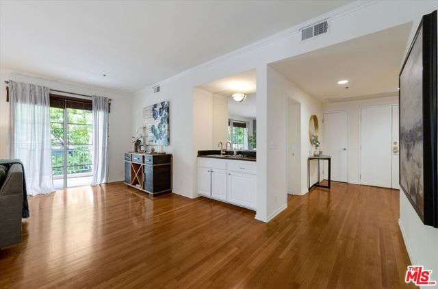 1401 S Bentley Avenue 202, Los Angeles, CA 90025