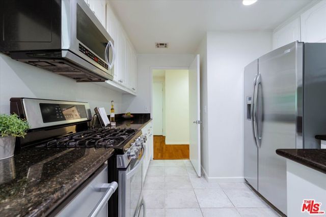 1401 S Bentley Avenue 202, Los Angeles, CA 90025