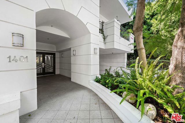 1401 S Bentley Avenue 202, Los Angeles, CA 90025