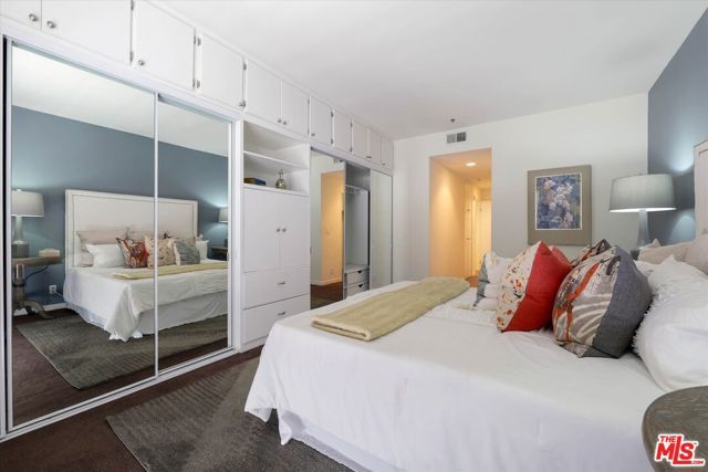 1401 S Bentley Avenue 202, Los Angeles, CA 90025