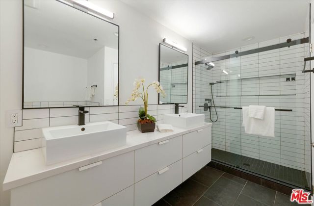 1401 S Bentley Avenue 202, Los Angeles, CA 90025