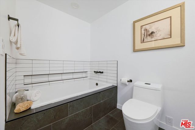 1401 S Bentley Avenue 202, Los Angeles, CA 90025