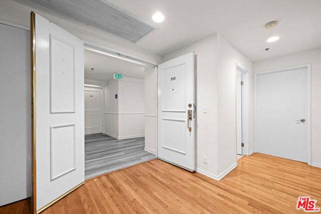 1401 S Bentley Avenue 202, Los Angeles, CA 90025