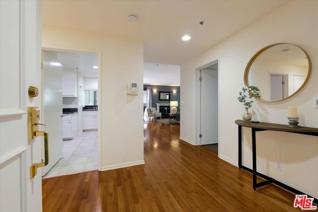 1401 S Bentley Avenue 202, Los Angeles, CA 90025