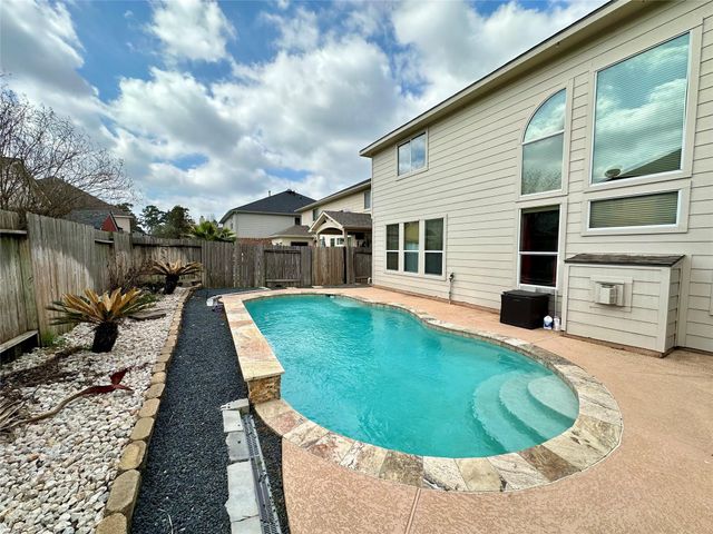 8315 Hayden Cove Drive, Tomball, TX 77375
