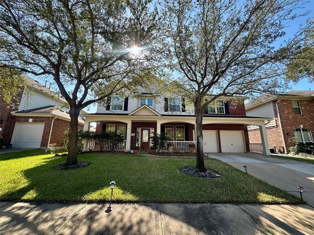 8315 Hayden Cove Drive, Tomball, TX 77375