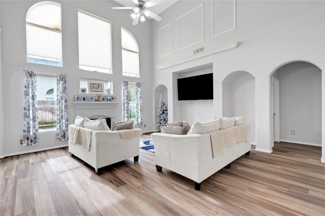 8315 Hayden Cove Drive, Tomball, TX 77375