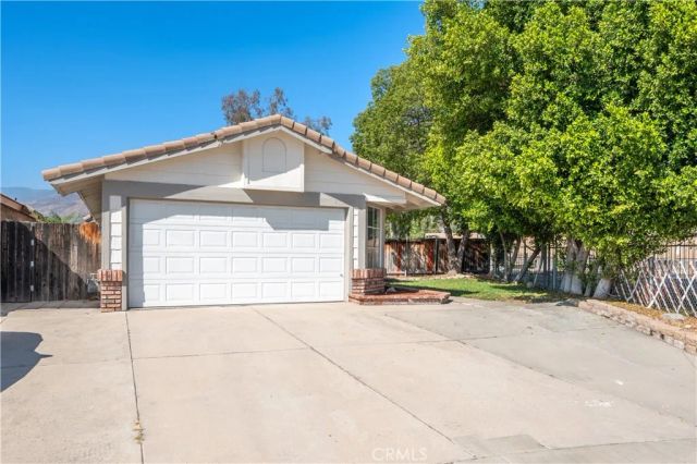 27394 Rustic Lane, Highland, CA 92346