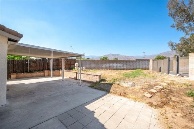 27394 Rustic Lane, Highland, CA 92346