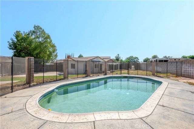 27394 Rustic Lane, Highland, CA 92346
