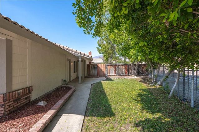 27394 Rustic Lane, Highland, CA 92346