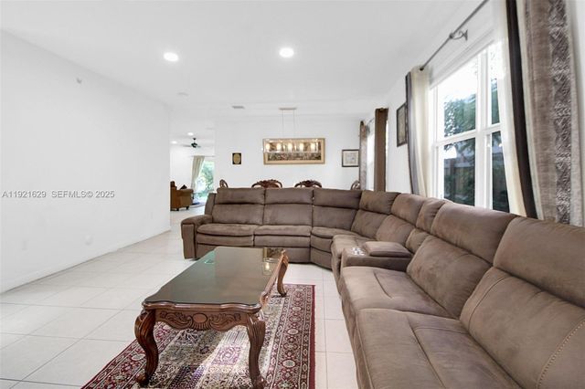 1382 SE 26th Rd, Homestead, FL 33035