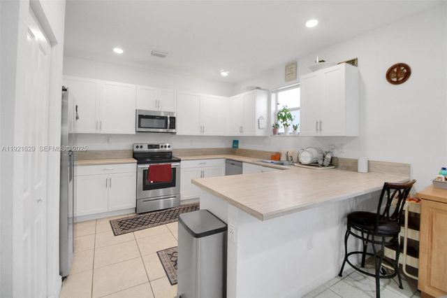 1382 SE 26th Rd, Homestead, FL 33035