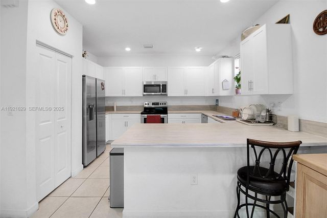 1382 SE 26th Rd, Homestead, FL 33035