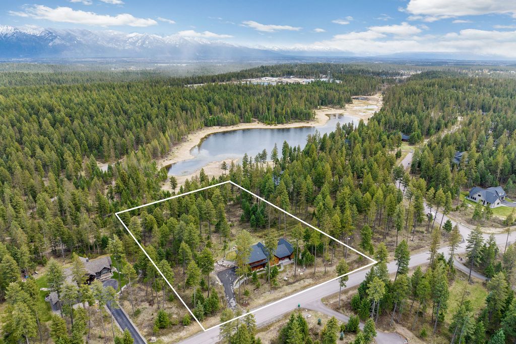 1157 Whitefish Village Drive, Whitefish, MT 59937 photo 2