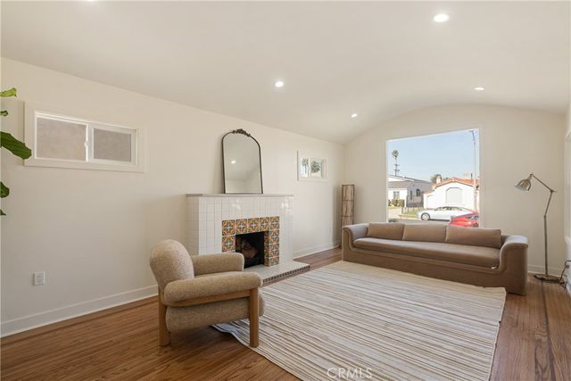 2014 W 84th Street, Los Angeles, CA 90047