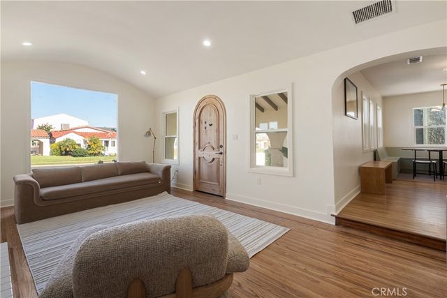 2014 W 84th Street, Los Angeles, CA 90047