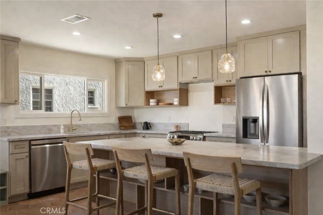 2014 W 84th Street, Los Angeles, CA 90047