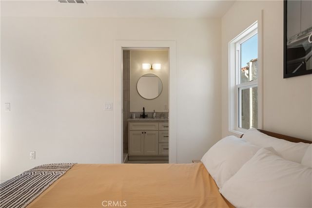 2014 W 84th Street, Los Angeles, CA 90047