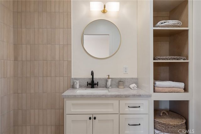 2014 W 84th Street, Los Angeles, CA 90047