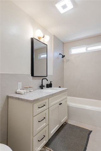 2014 W 84th Street, Los Angeles, CA 90047