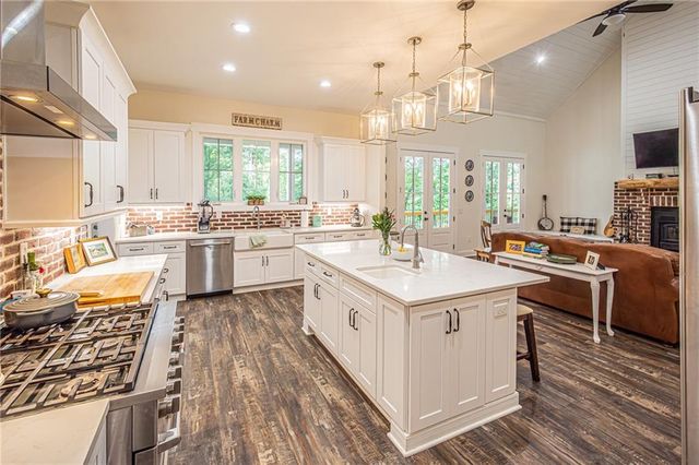 2051 Clay Creek Falls Road, Dahlonega, GA 30533