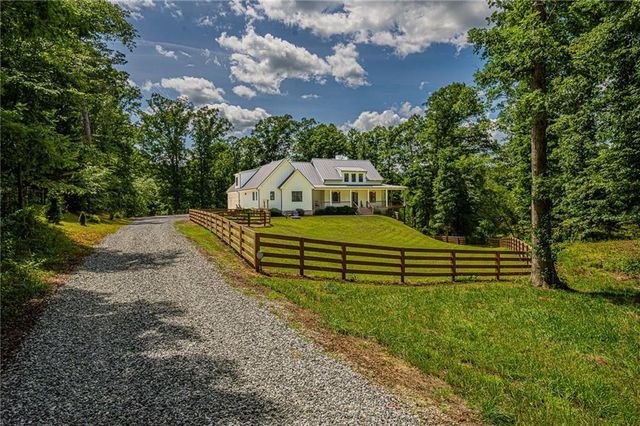 2051 Clay Creek Falls Road, Dahlonega, GA 30533