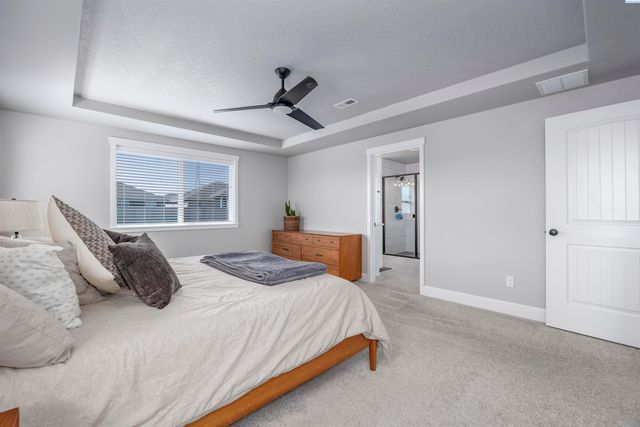 7037 W 35th Ave, Kennewick, WA 99338